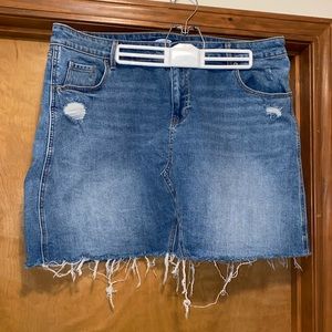 Old Navy frayed jean skirt